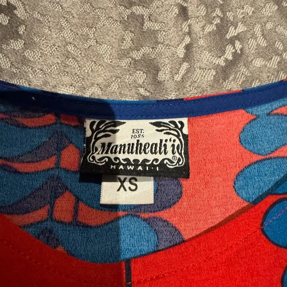 Manuheali'i Coral and Teal Patterned Top - Picture 3 of 3